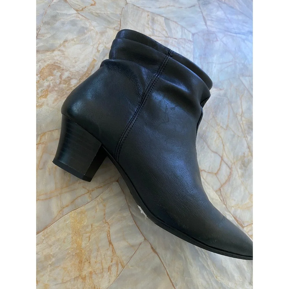 Clarks Black Leather Slouchy Ankle Boots Pointed Toe Block Heel Side Zip 6 1/2
